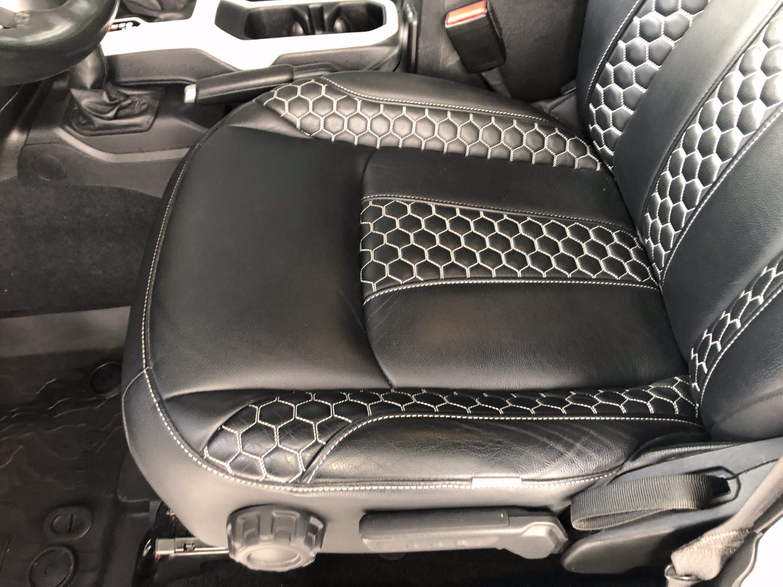 Used 2021 Jeep Gladiator Sport AWD/4WD image 18
