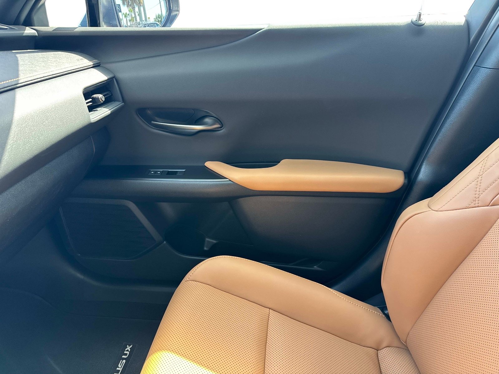 Used 2026 Lexus UX 300h FWD w/ Accessory Package (Z1) image 24