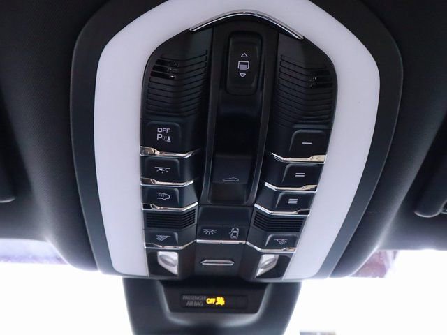 New 2024 Porsche Macan image 40