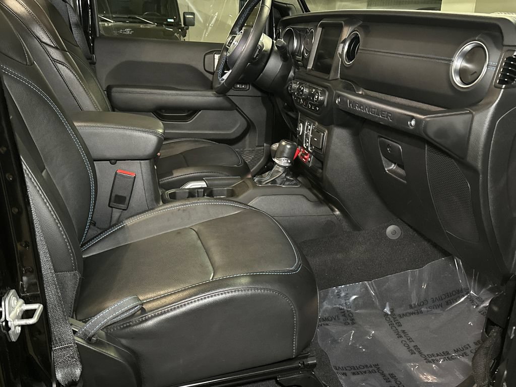 Used 2022 Jeep Wrangler Unlimited Rubicon 4xe w/ Cold Weather Group AWD/4WD image 10