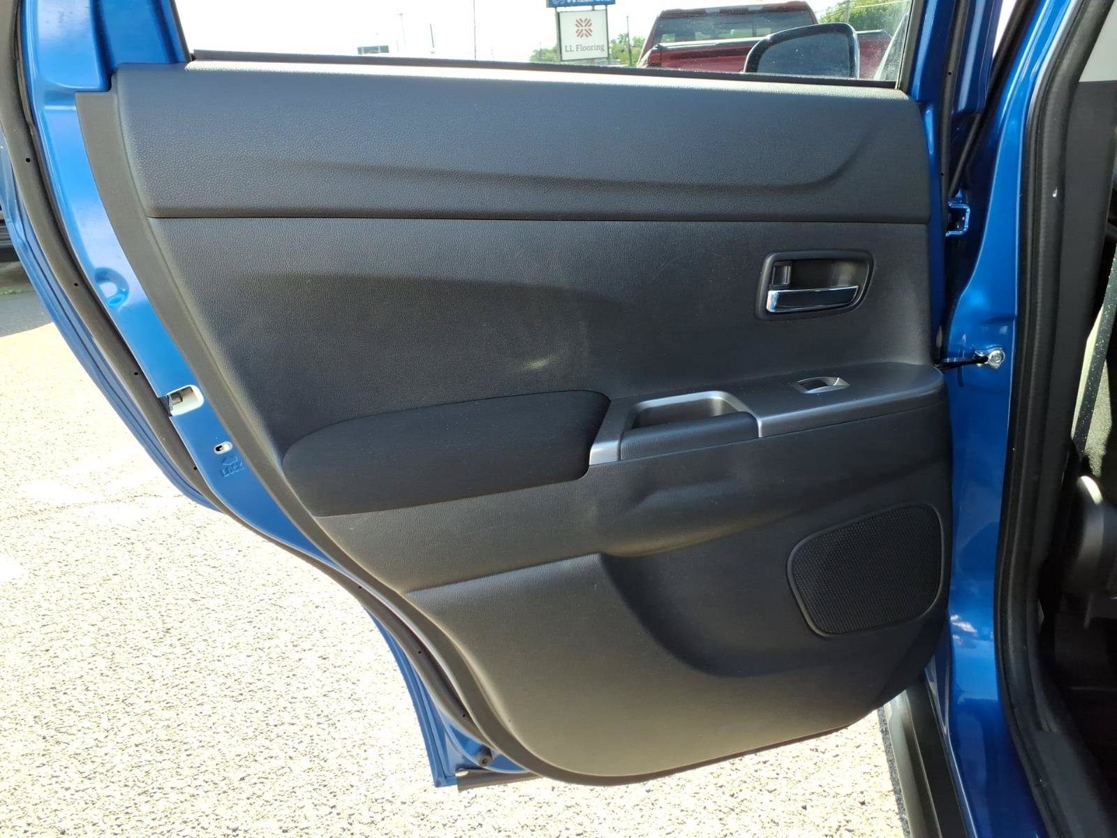 Used 2019 Mitsubishi Outlander Sport ES FWD image 12