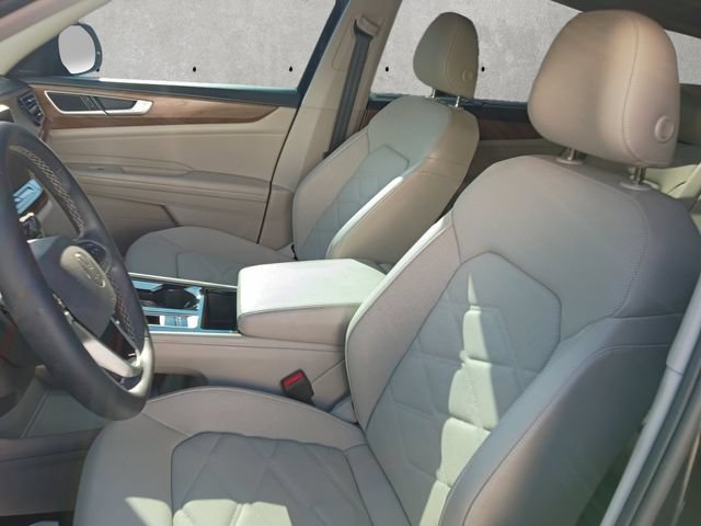 Used 2024 Volkswagen Atlas SE FWD image 19