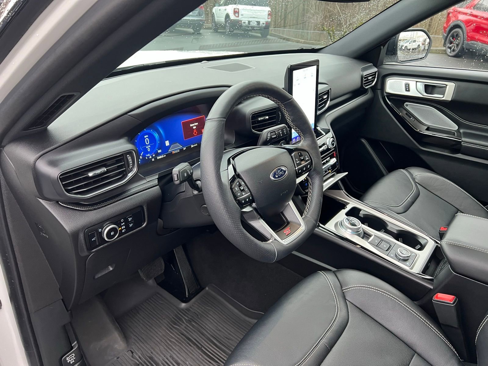 Used 2024 Ford Explorer ST w/ Technology Package image 11