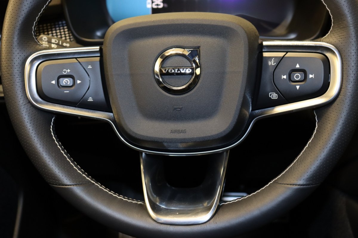 Used 2021 Volvo XC40 P8 Recharge AWD/4WD image 12