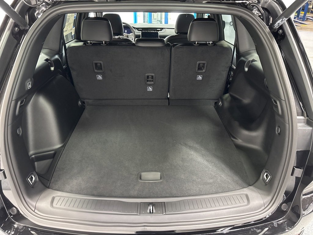 New 2025 Jeep Grand Cherokee Limited w/ Black Appearance Package image 37