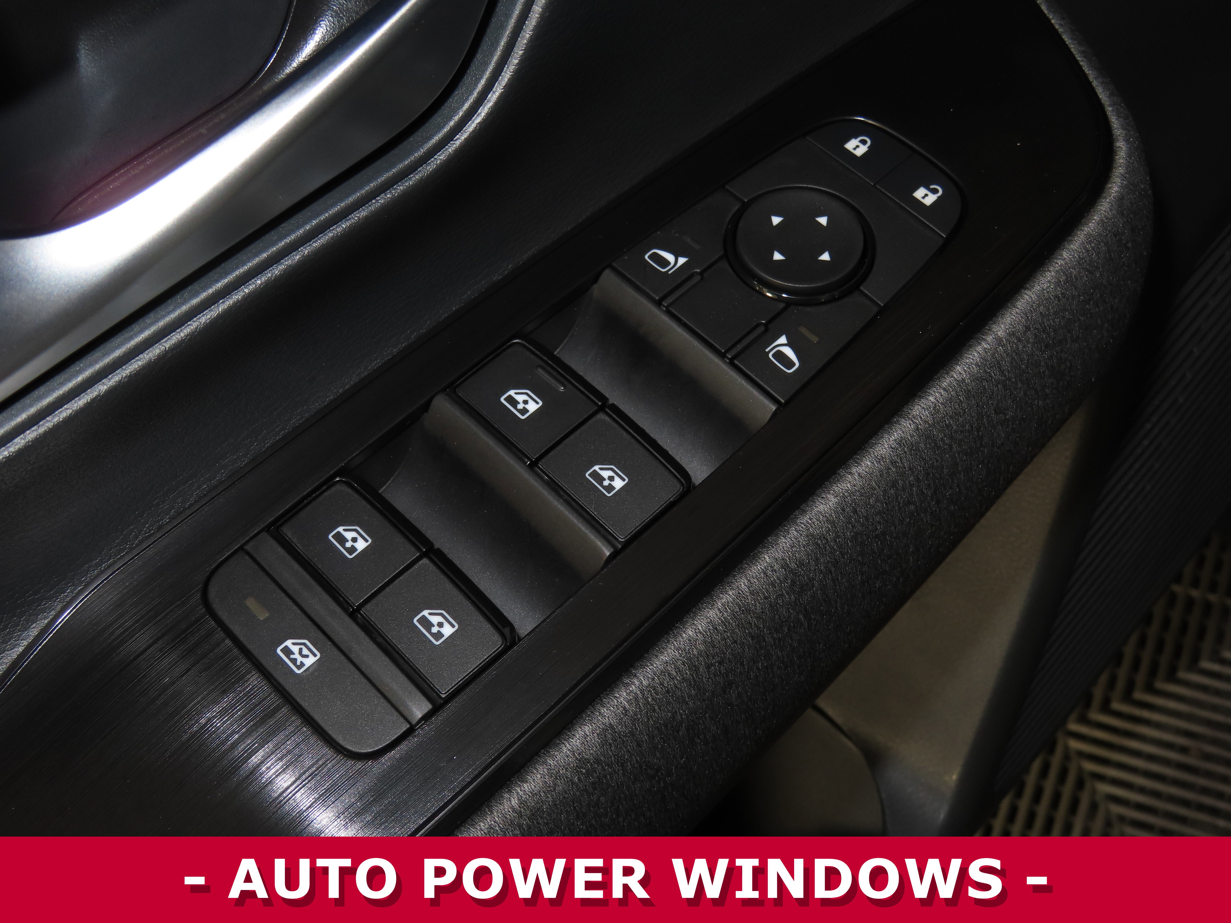 Certified 2025 Nissan Kicks SV w/ Charging Package image 7