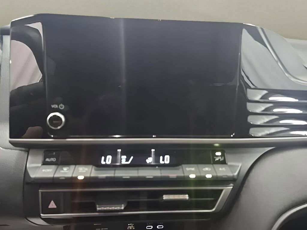 Used 2025 Toyota Camry LE image 25