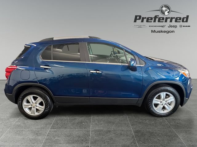 Used 2020 Chevrolet Trax LT w/ LT Convenience Package FWD image 8