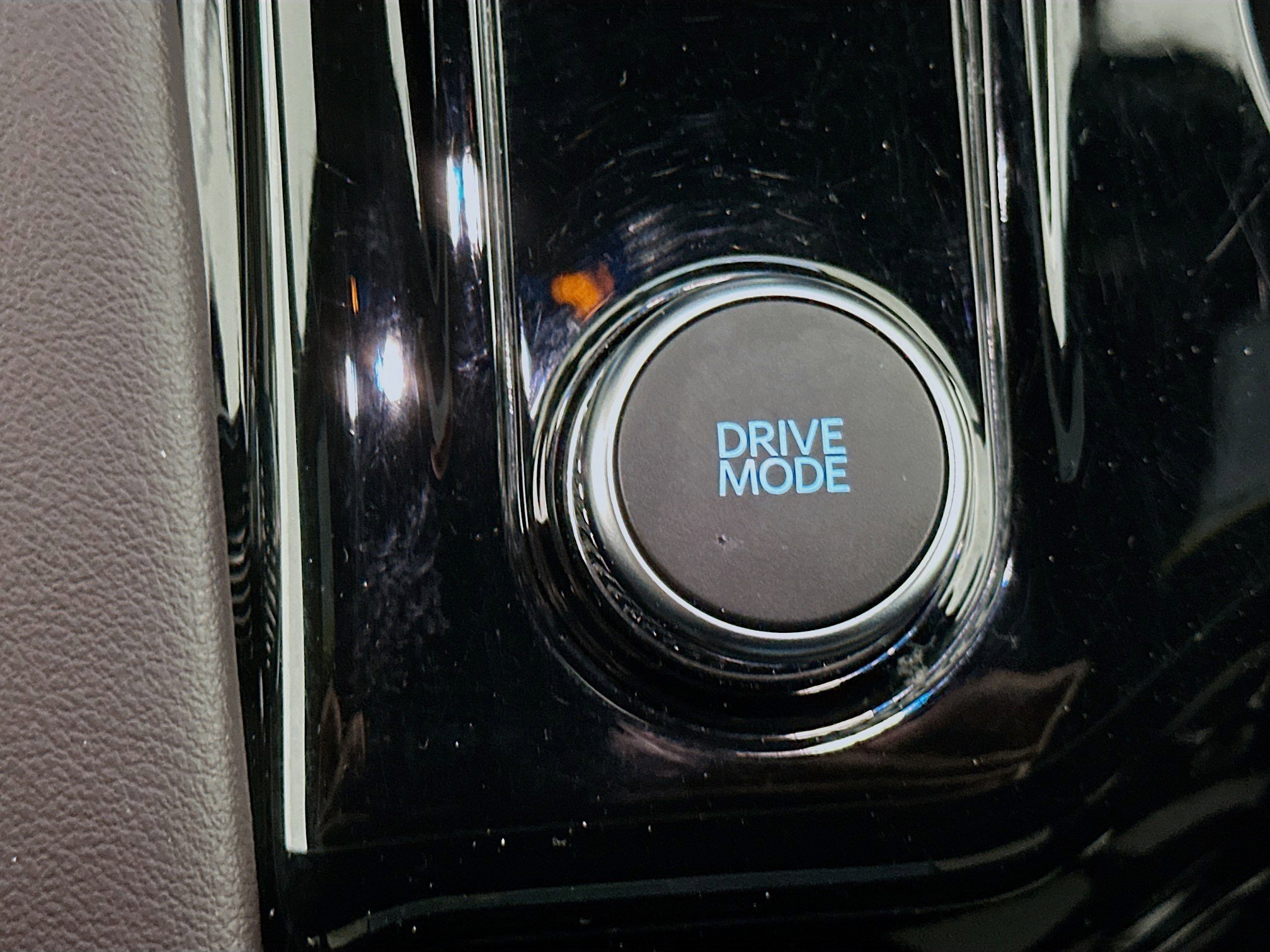 Used 2025 Ford Explorer Platinum w/ LUX Leather Package image 26