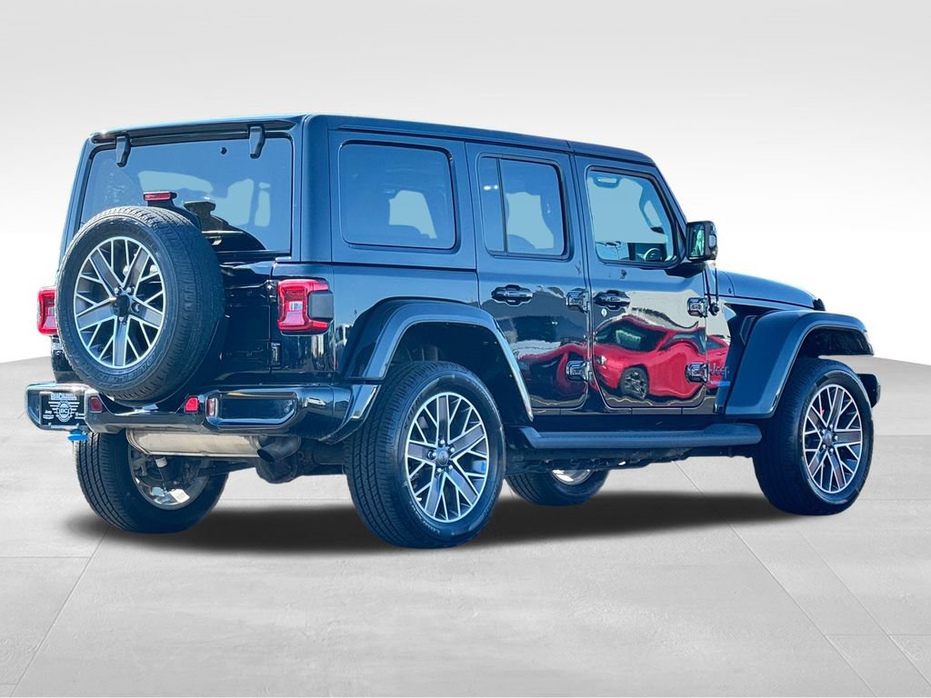 Used 2022 Jeep Wrangler Unlimited Sahara AWD/4WD image 7