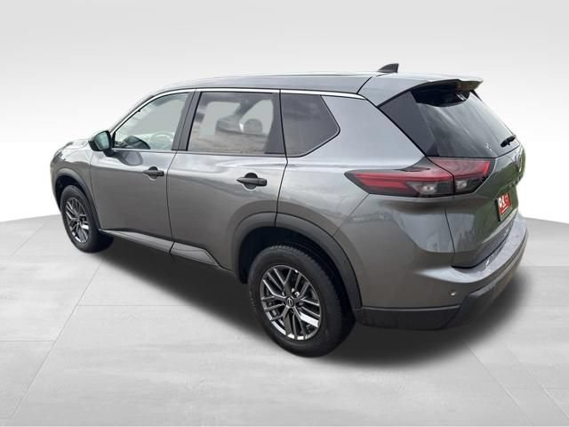 Used 2024 Nissan Rogue S AWD/4WD image 4