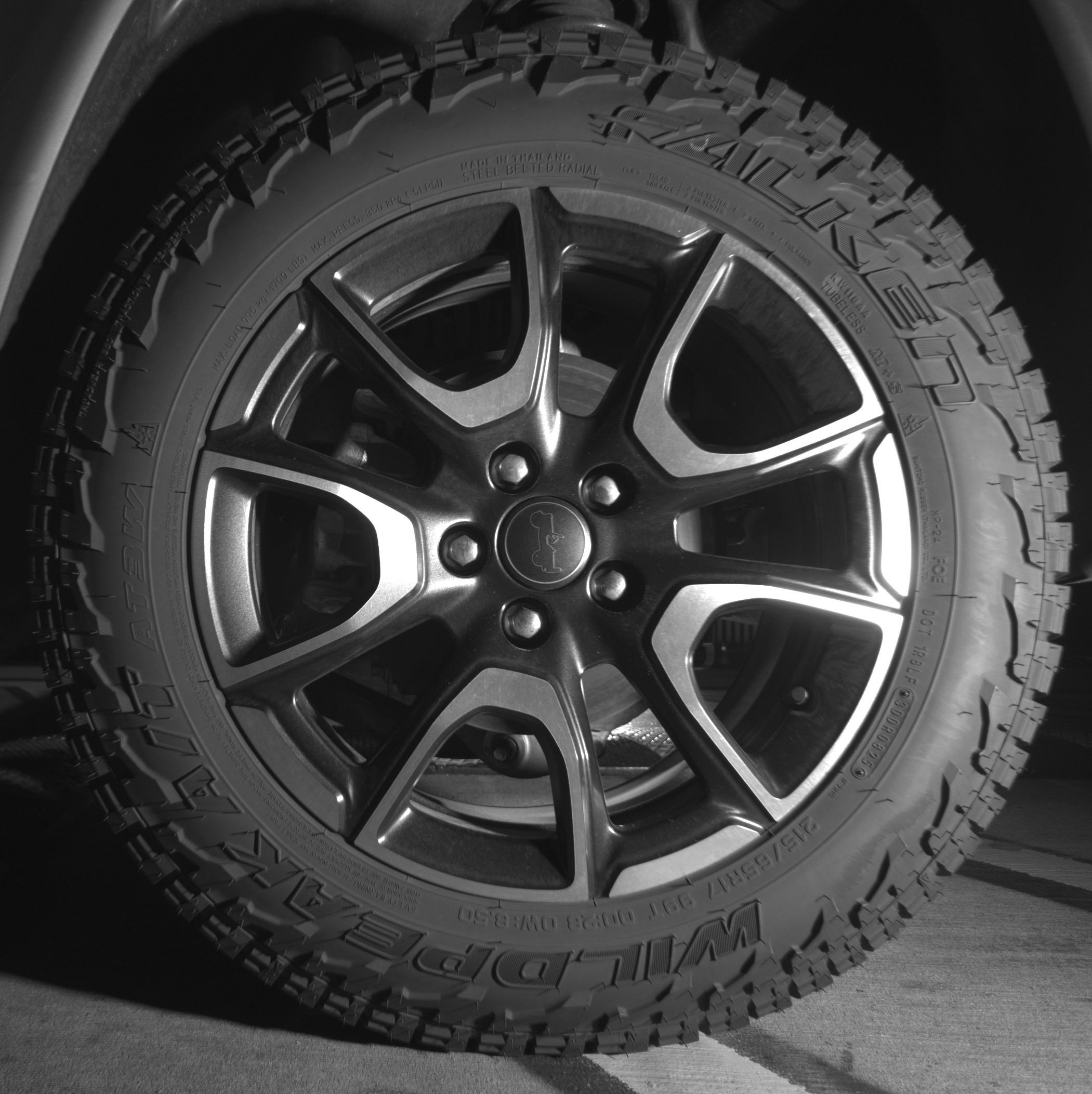 Used 2025 Jeep Compass Trailhawk image 14