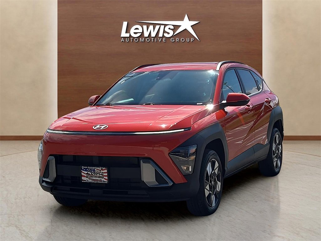 Used 2025 Hyundai Kona SEL image 2