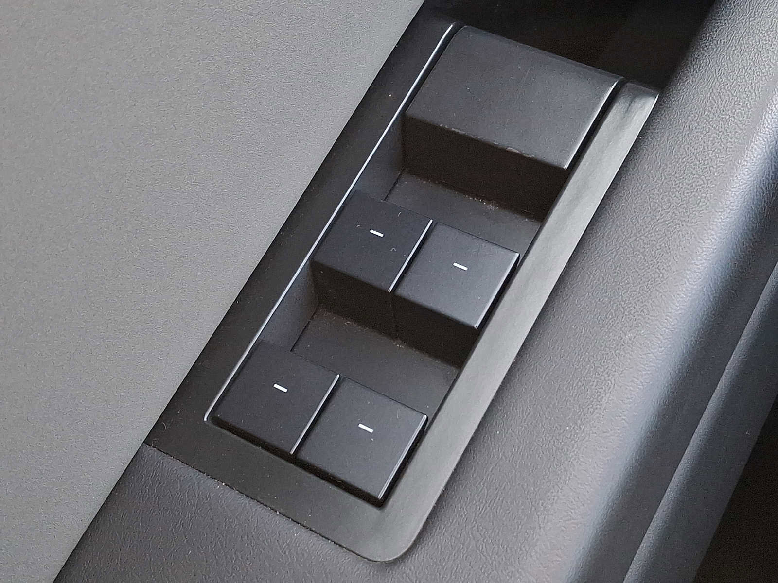 Used 2024 Tesla Cybertruck AWD Crew Cab image 23