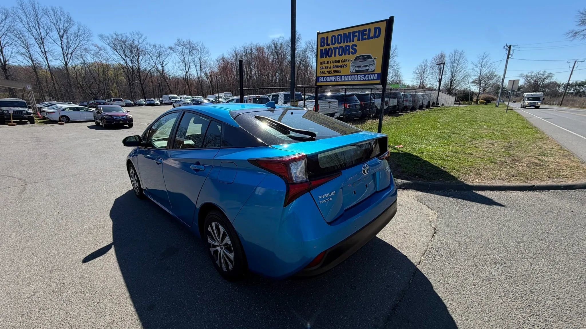 Used 2019 Toyota Prius XLE image 3