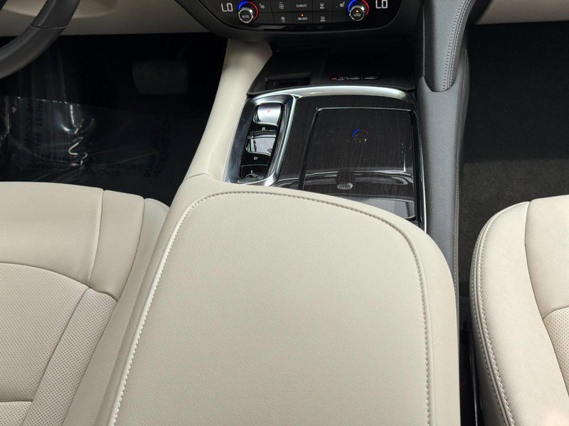 Used 2024 Buick Enclave Essence w/ Technology Package image 15