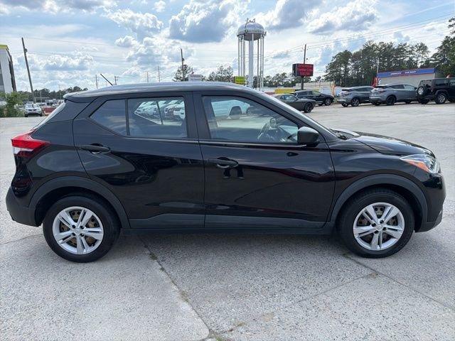 Used 2018 Nissan Kicks S FWD image 5