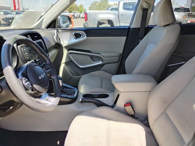 Used 2024 Kia Soul LX w/ Option Group 015 FWD image 9