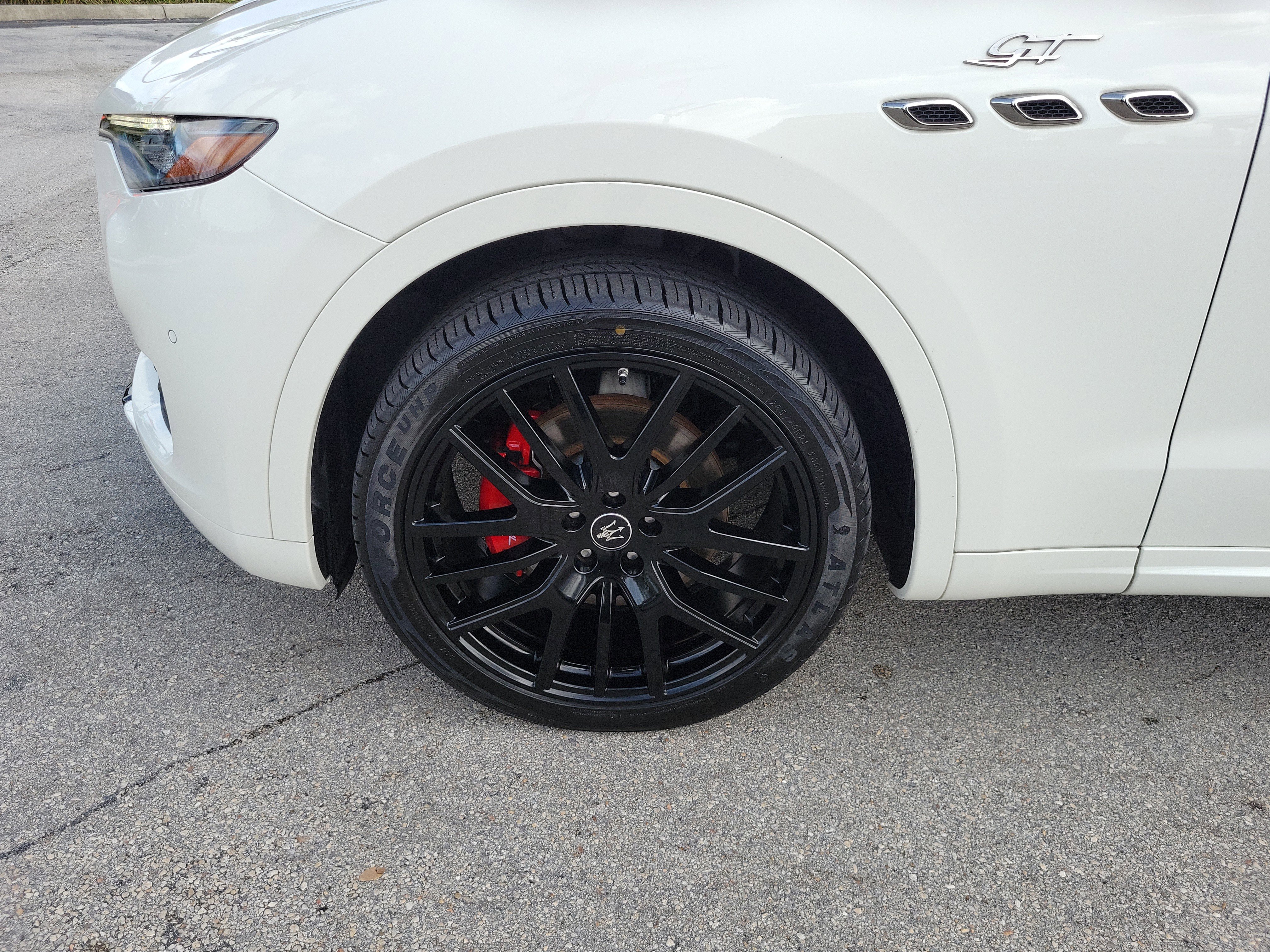 Used 2022 Maserati Levante GT image 28