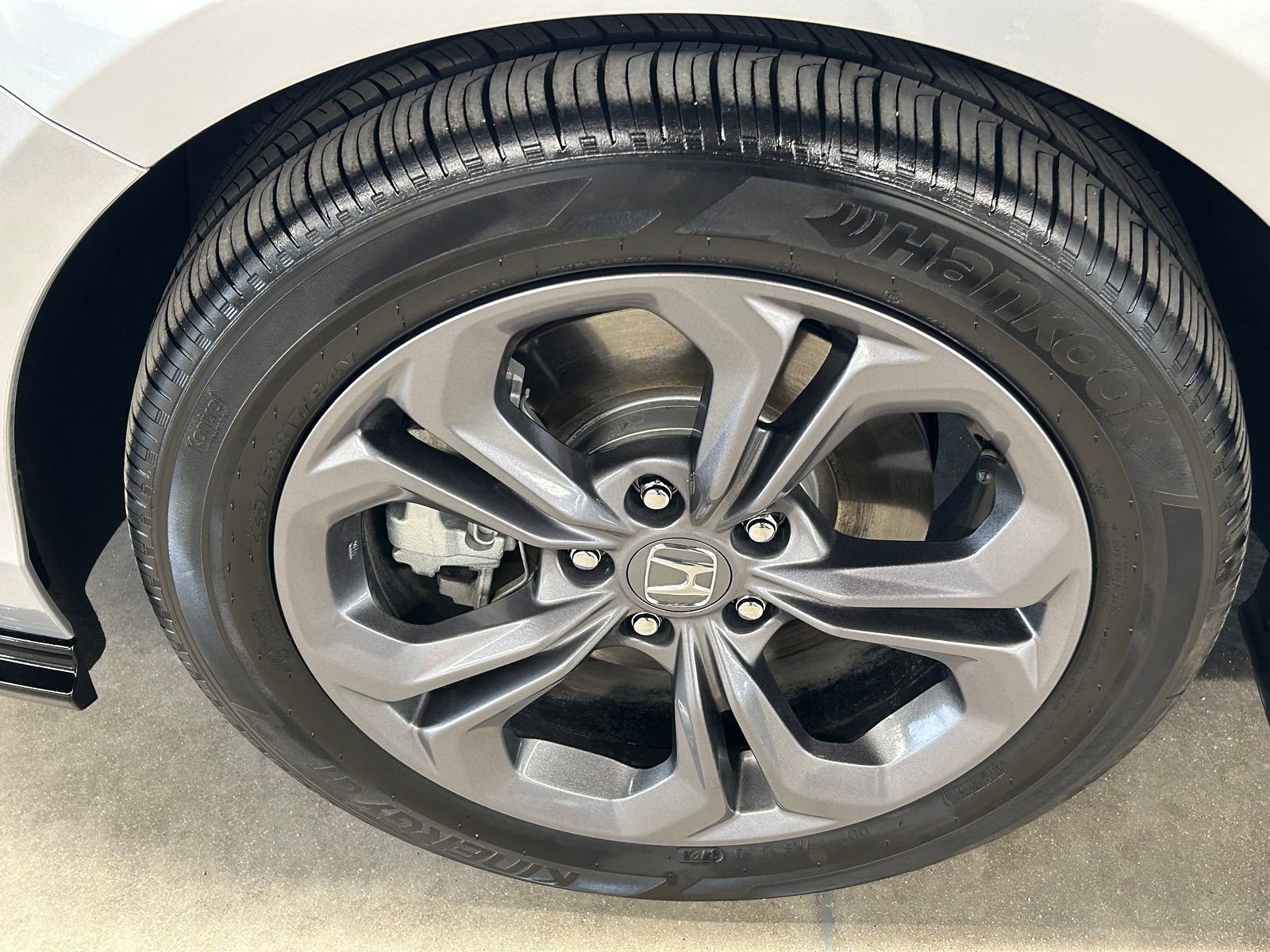 Certified 2025 Honda Accord EX-L image 9