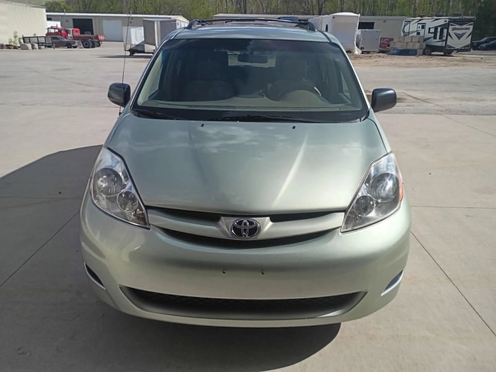 Used 2008 Toyota Sienna CE FWD image 2