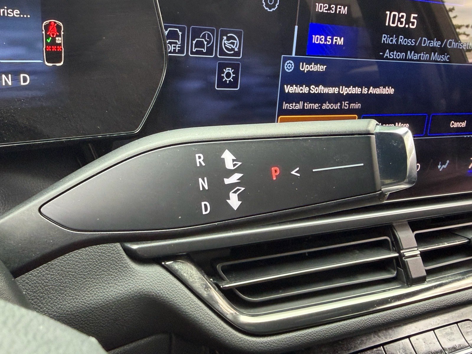 Used 2024 Chevrolet Equinox EV RS FWD image 28