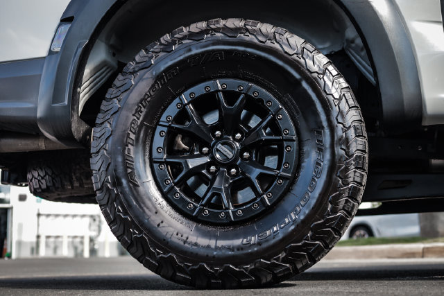 Used 2023 Ford F150 Raptor w/ Raptor 37 Performance Package AWD/4WD image 9