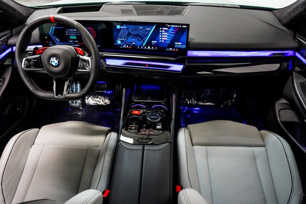 Used 2025 BMW M5 w/ Carbon Package image 25