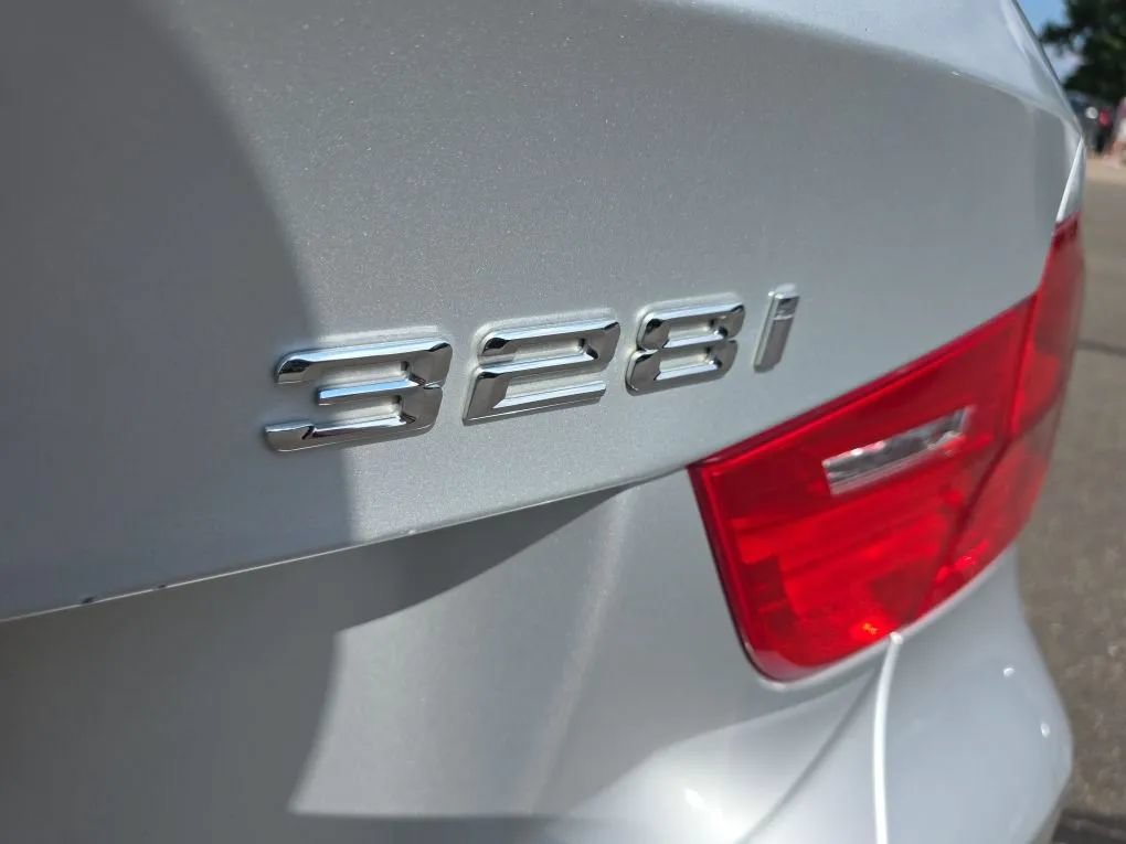 Used 2011 BMW 328i Sedan RWD image 11