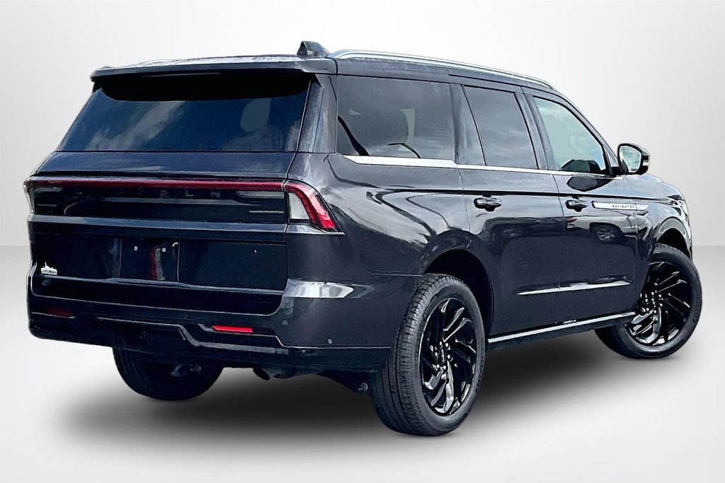 Used 2025 Lincoln Navigator Reserve AWD/4WD image 6
