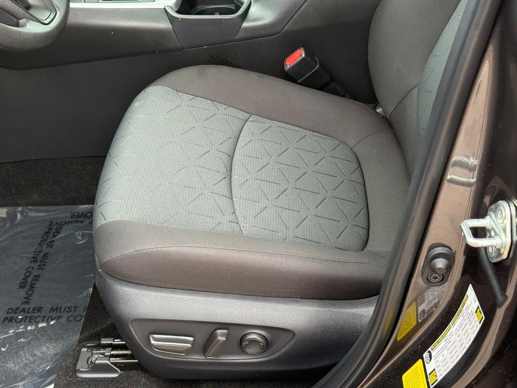 Used 2025 Toyota RAV4 XLE w/ Convenience Package FWD image 19