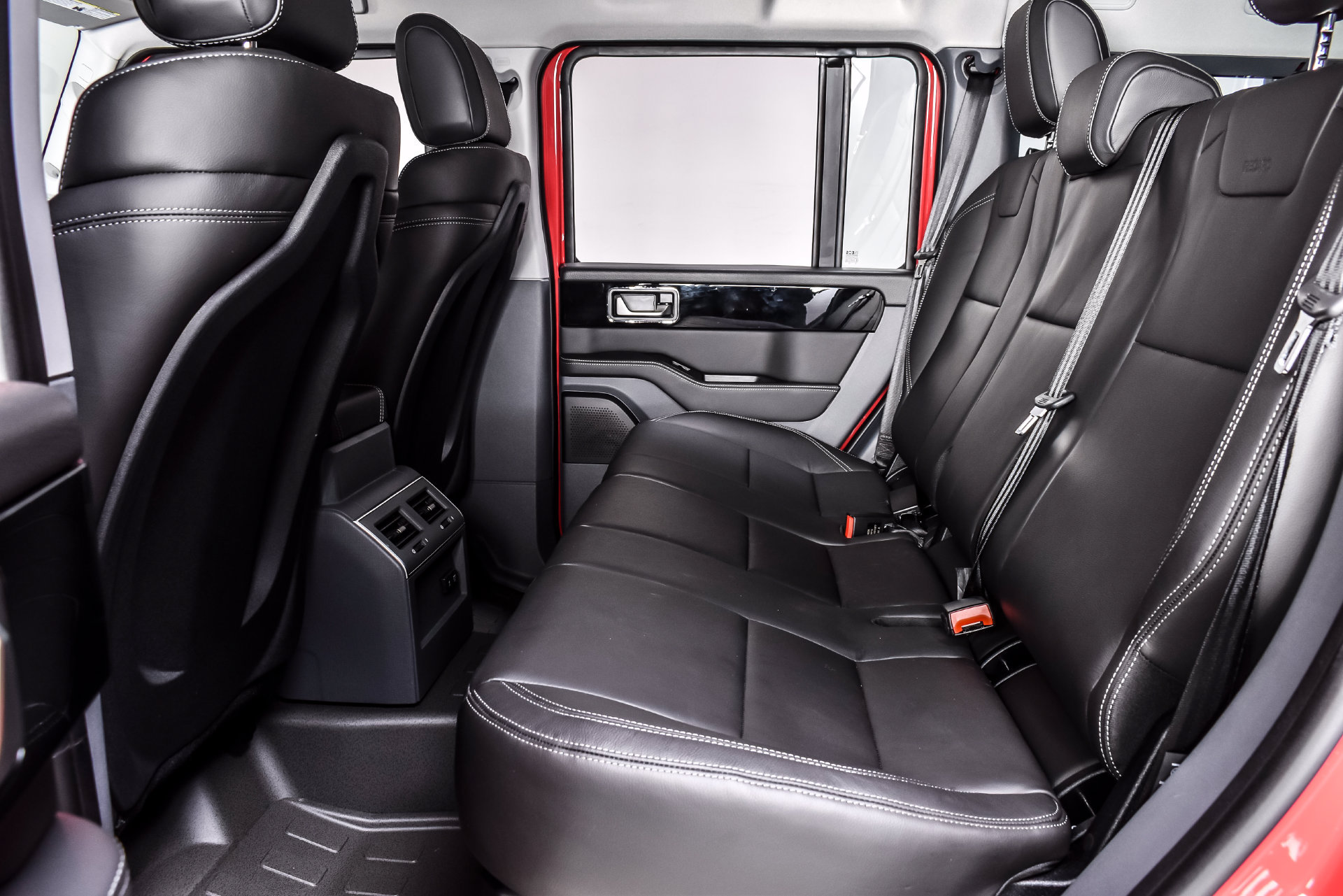 Used 2025 INEOS Grenadier Station Wagon AWD/4WD image 16
