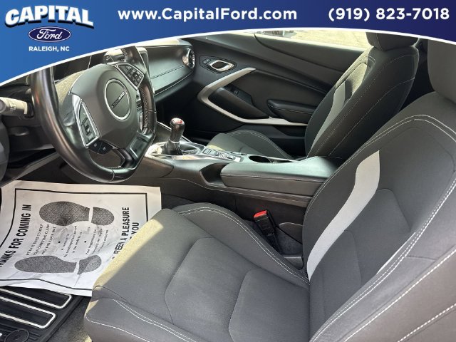 Used 2022 Chevrolet Camaro LT RWD image 18