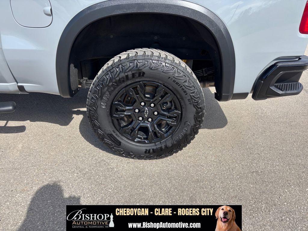 Used 2025 Chevrolet Silverado 1500 ZR2 w/ Technology Package AWD/4WD image 23