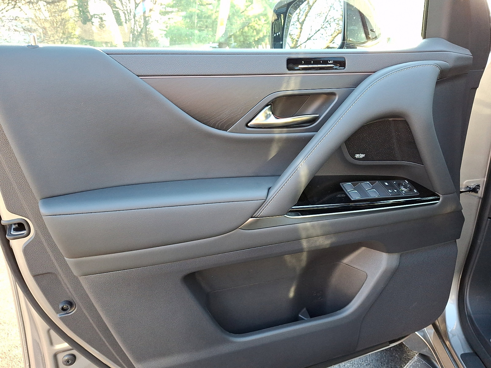 New 2026 Lexus LX 600 4WD w/ Luxury Package image 8