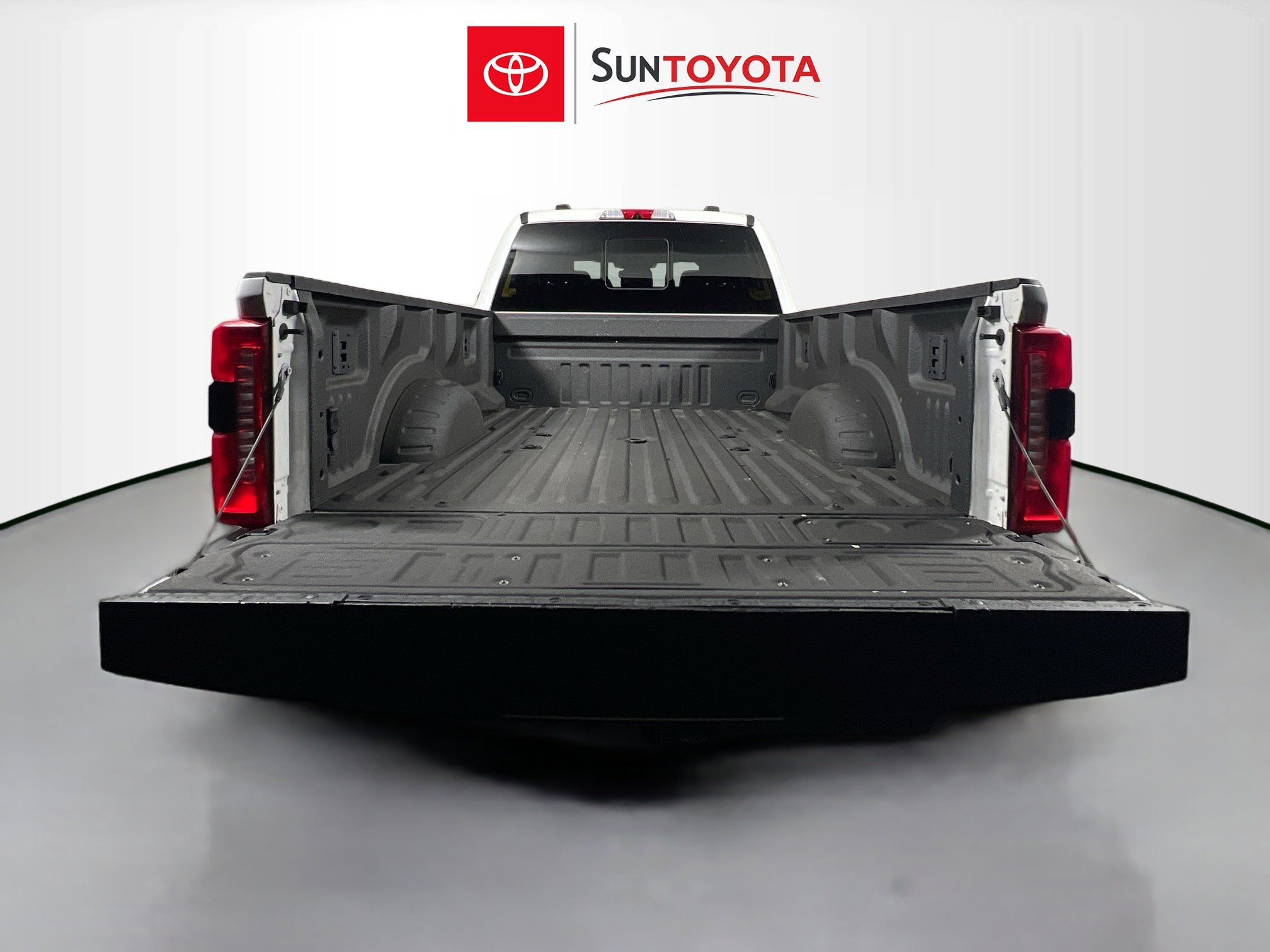 Used 2024 Ford F350 Lariat w/ Lariat Ultimate Package image 34