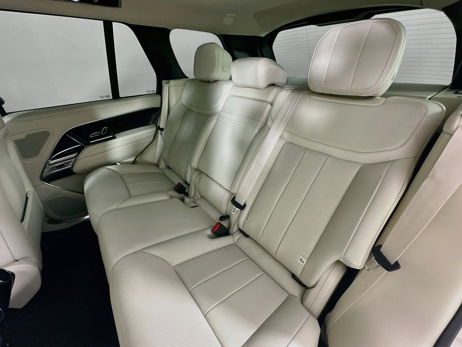 New 2027 Land Rover Range Rover SE AWD/4WD image 38