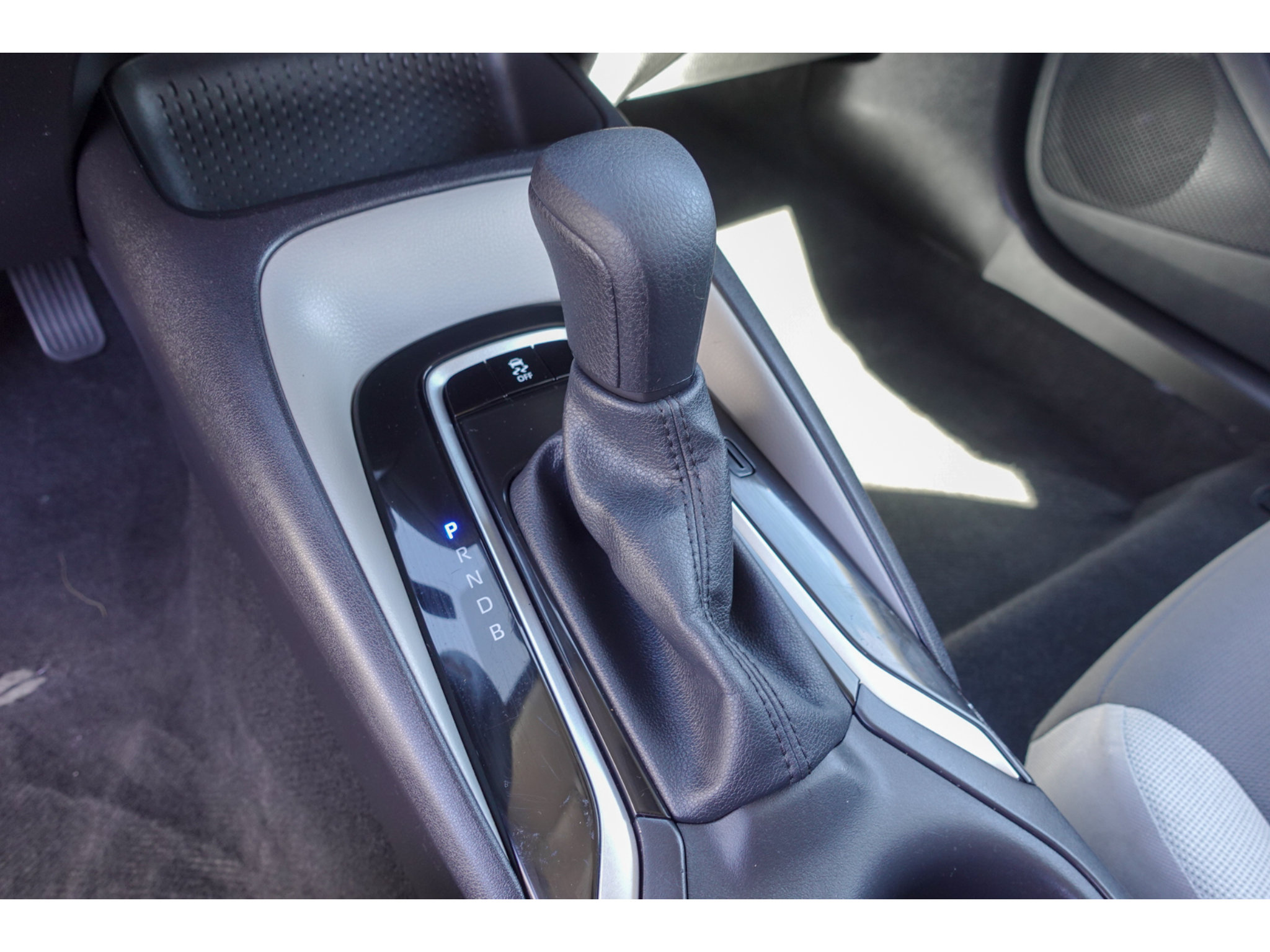 Used 2025 Toyota Corolla LE FWD image 18