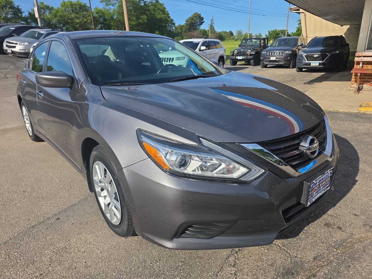 Used 2017 Nissan Altima 2.5 S w/ Power Driver Seat Package FWD image 5
