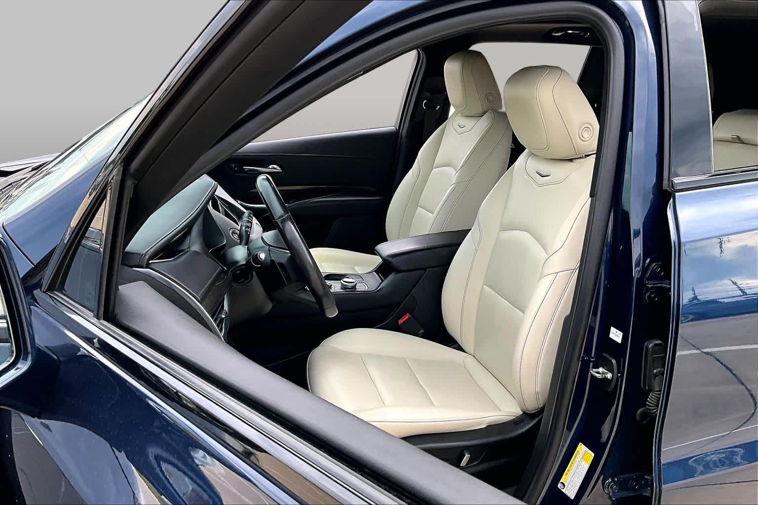 Used 2019 Cadillac XT4 Sport w/ Cold Weather Package AWD/4WD image 8