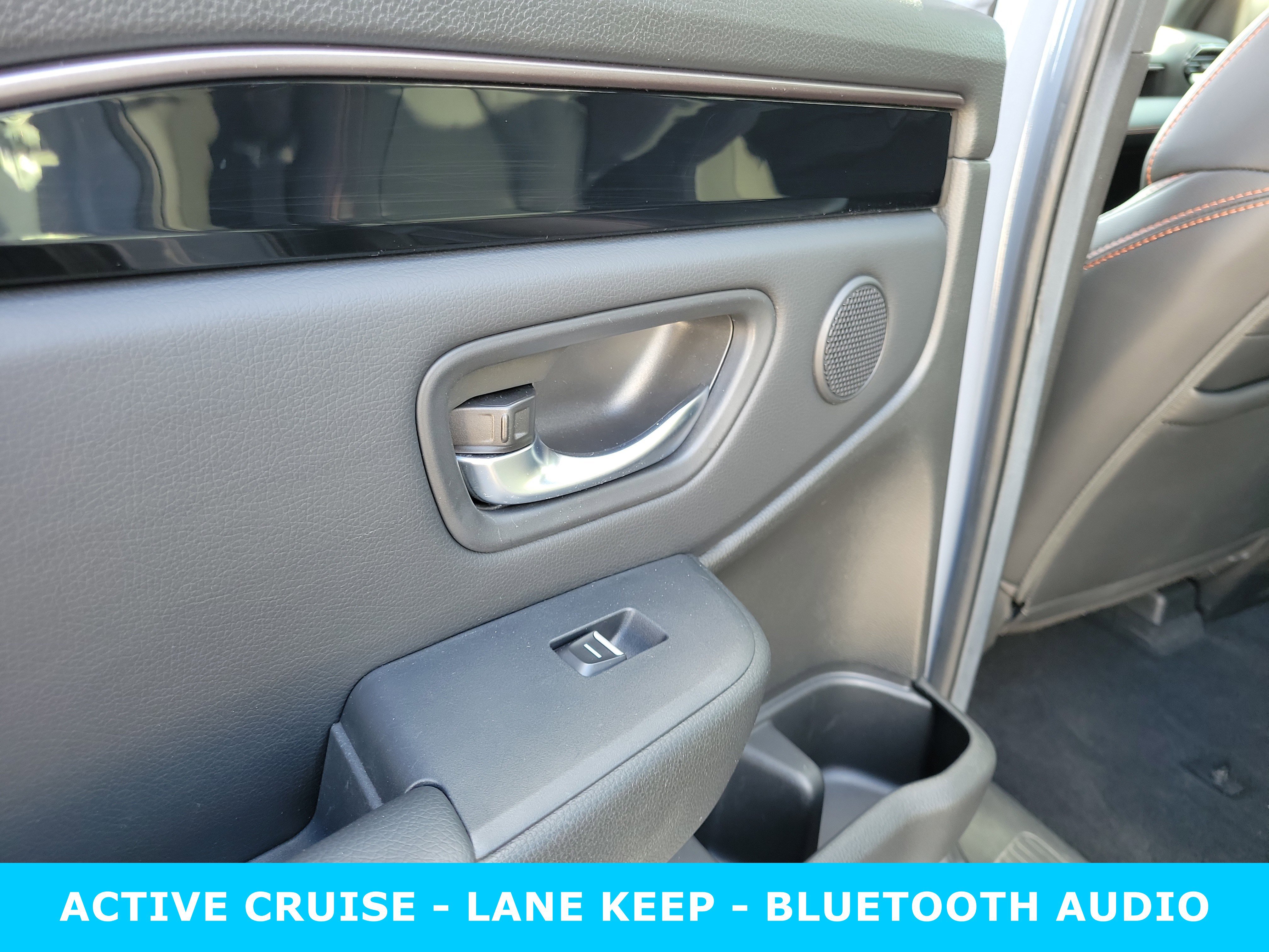 Used 2025 Honda Pilot TrailSport image 14