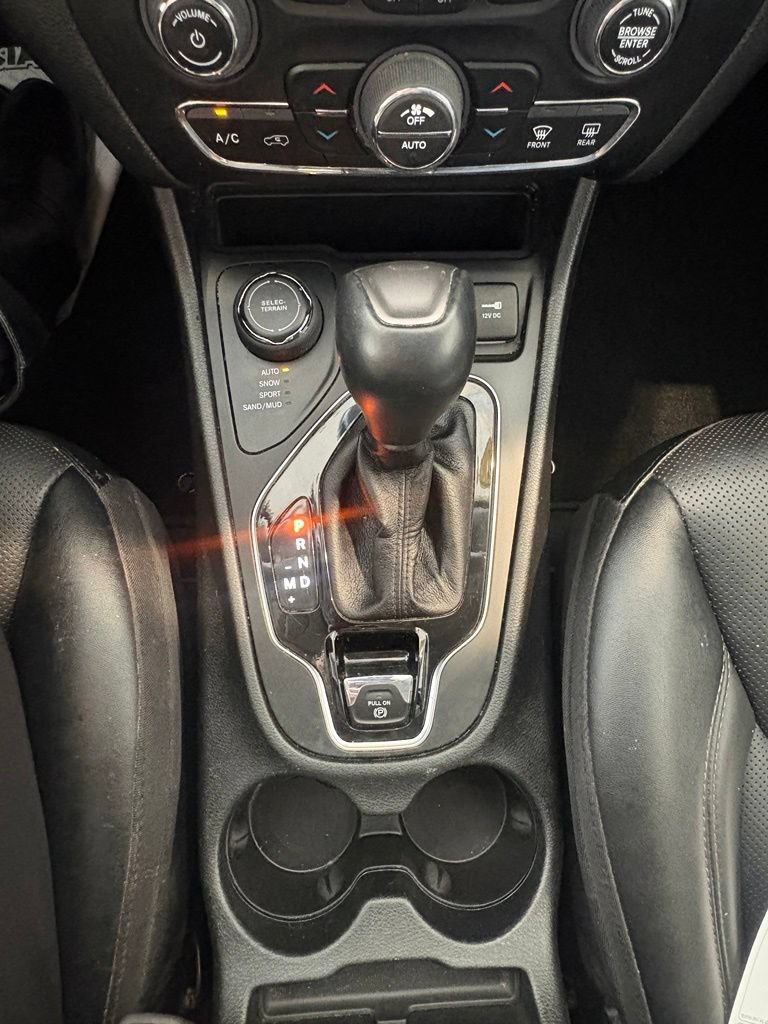 Used 2022 Jeep Cherokee Limited AWD/4WD image 22