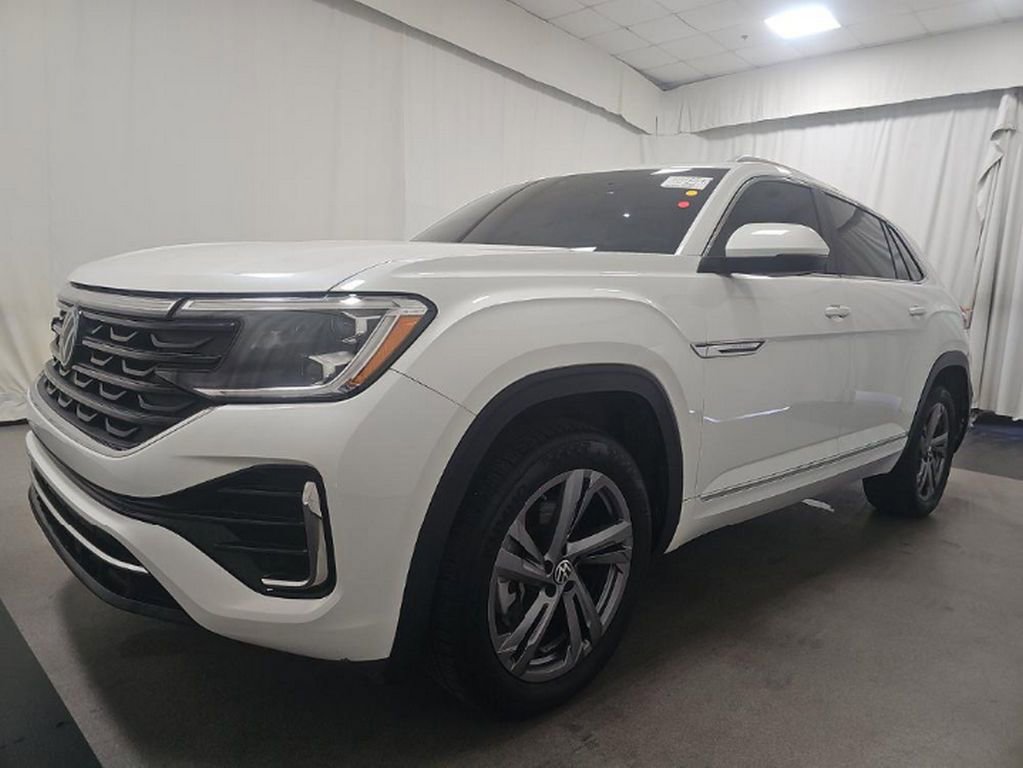 Used 2024 Volkswagen Atlas Cross Sport SEL R-Line image 2