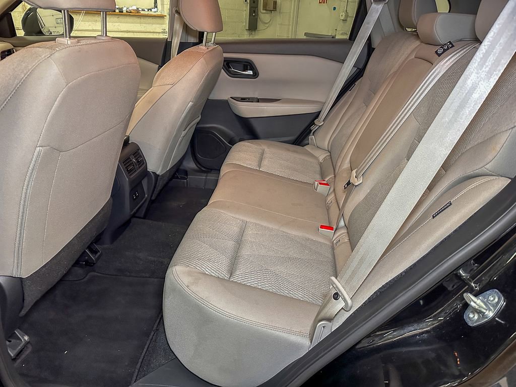 Used 2025 Nissan Rogue SV image 11