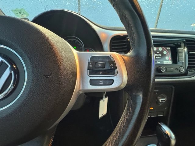 Used 2015 Volkswagen Beetle 1.8T Classic FWD image 14