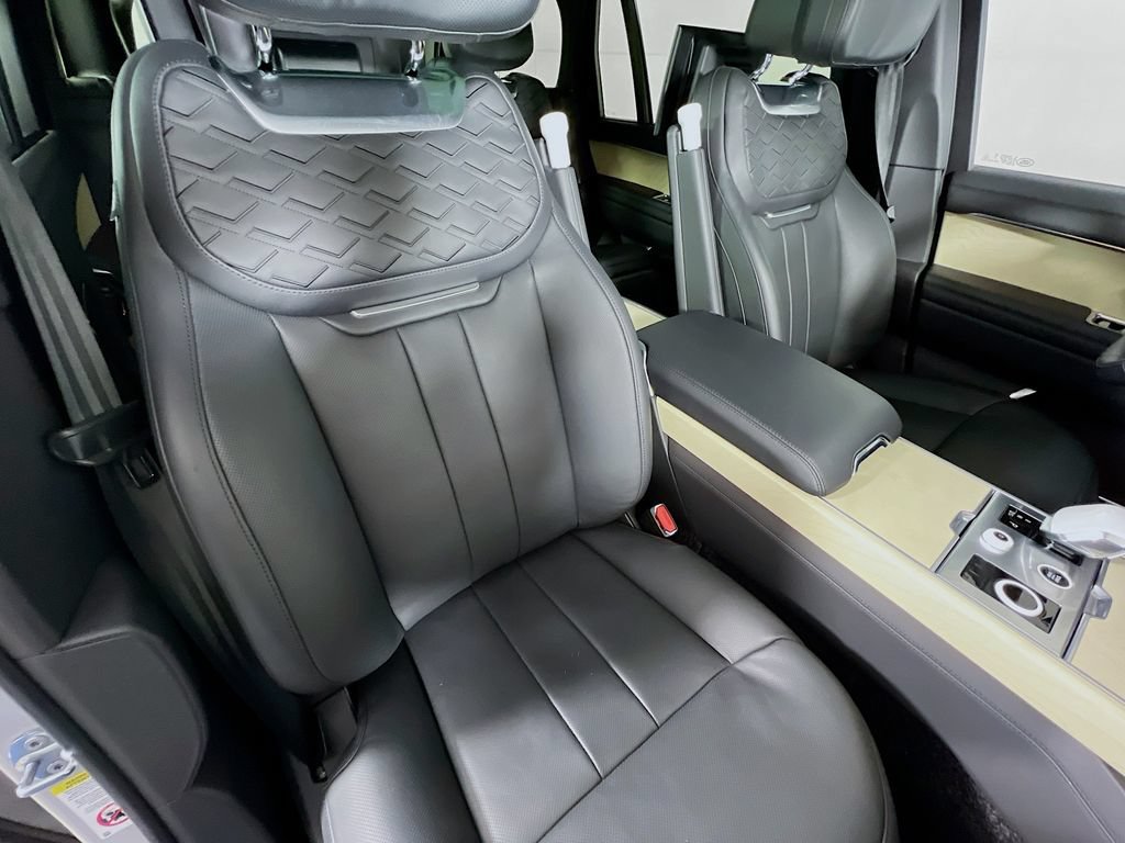 Used 2023 Land Rover Range Rover SV AWD/4WD image 31