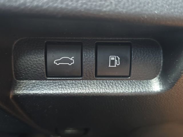 Used 2024 Toyota Crown Limited image 25