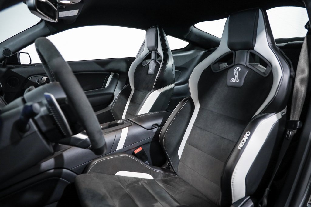 Used 2022 Ford Mustang Shelby GT500 w/ Carbon Fiber Track Pack image 41