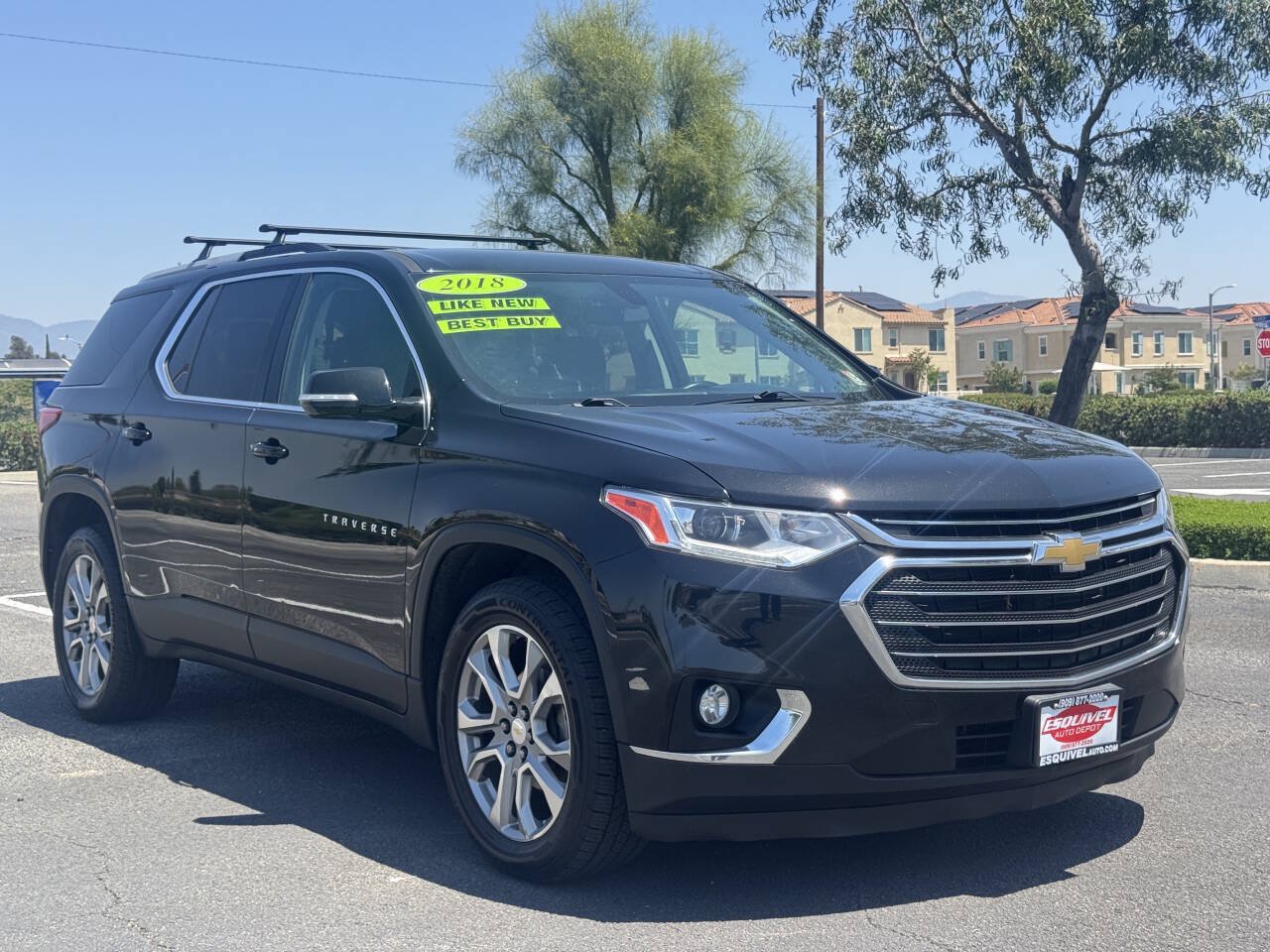 Used 2018 Chevrolet Traverse LT FWD image 1