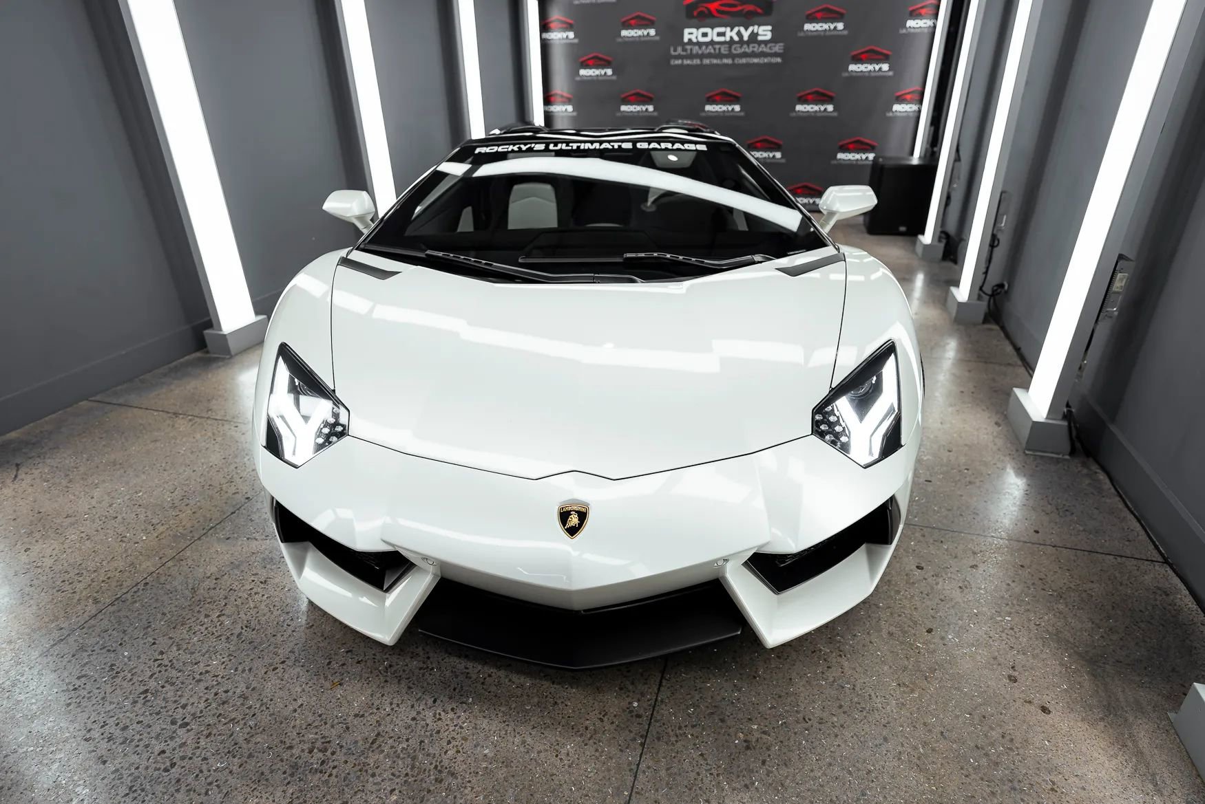 Used 2016 Lamborghini Aventador LP 700-4 image 3